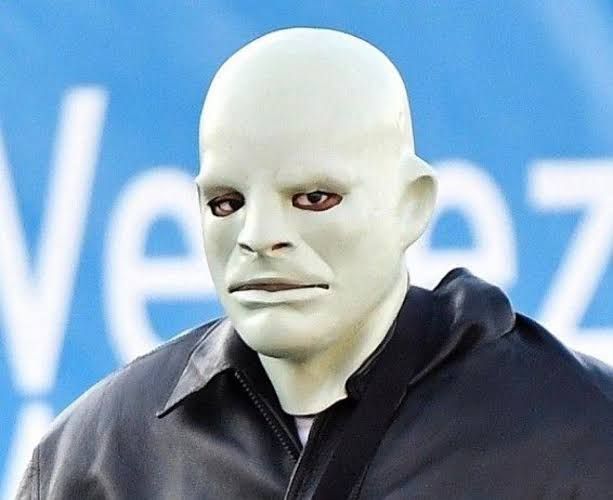 ここ数日、Yezzyの取り引きが多い気がするんだけど、
カニエさんの身に何かあ