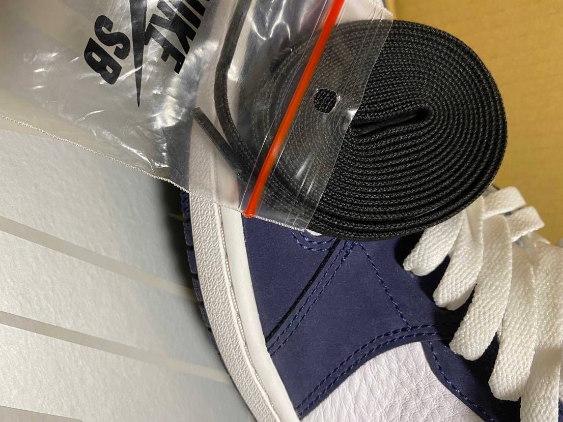スニダンでAJ1購入。
しっかり鑑定して送ってきているのに何故か付属品ではない