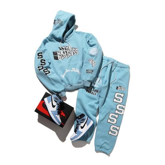 やっとゲットできたので、コーデ検討中…
このThe network busin