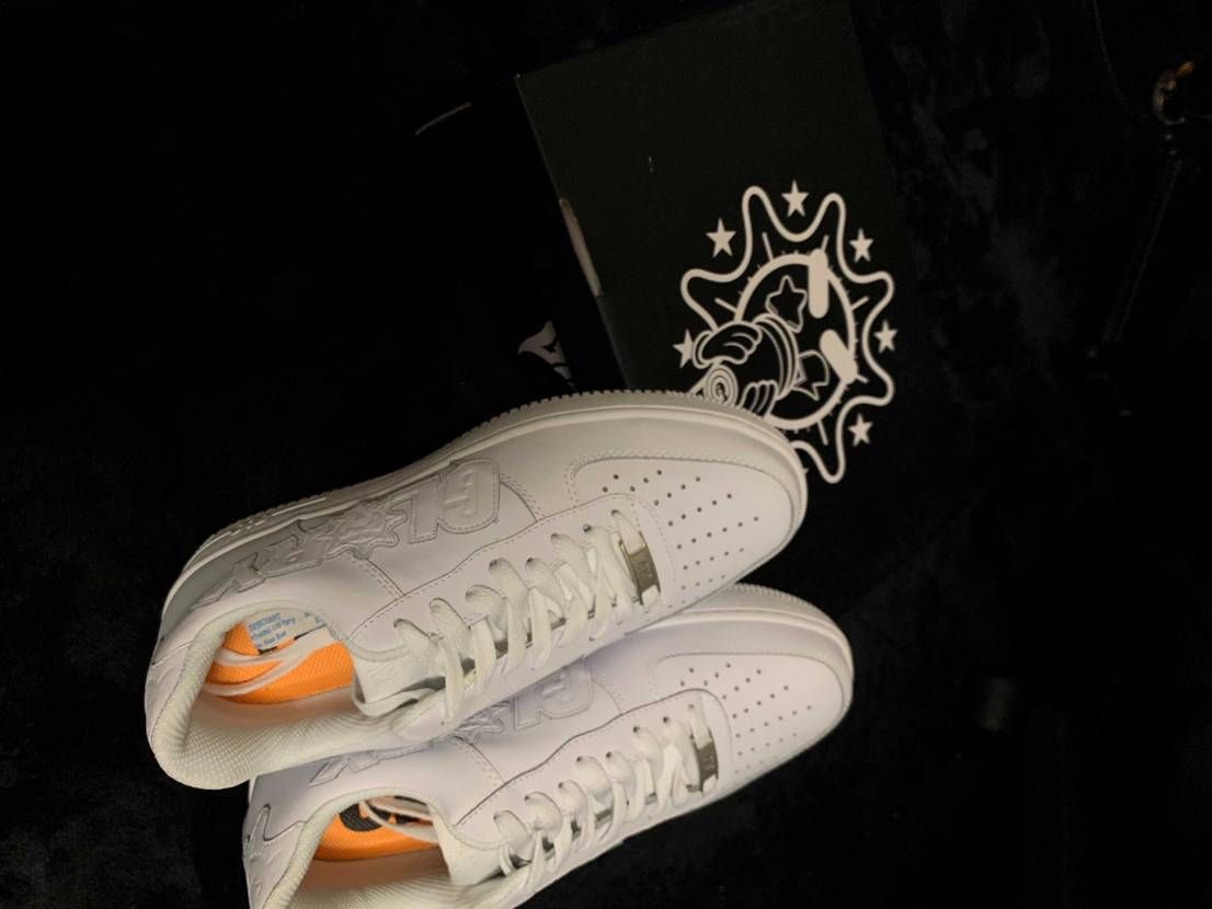 だれかー😭サイズ交換してください😭(us9.5か10)

これはus7です