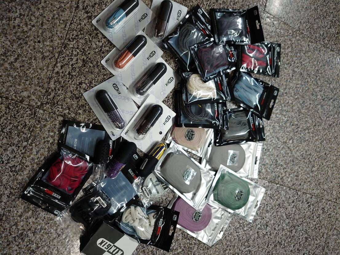 スニーカーは当たらず、当たったら変えようと先走って買った行き場を失くしたシューレ