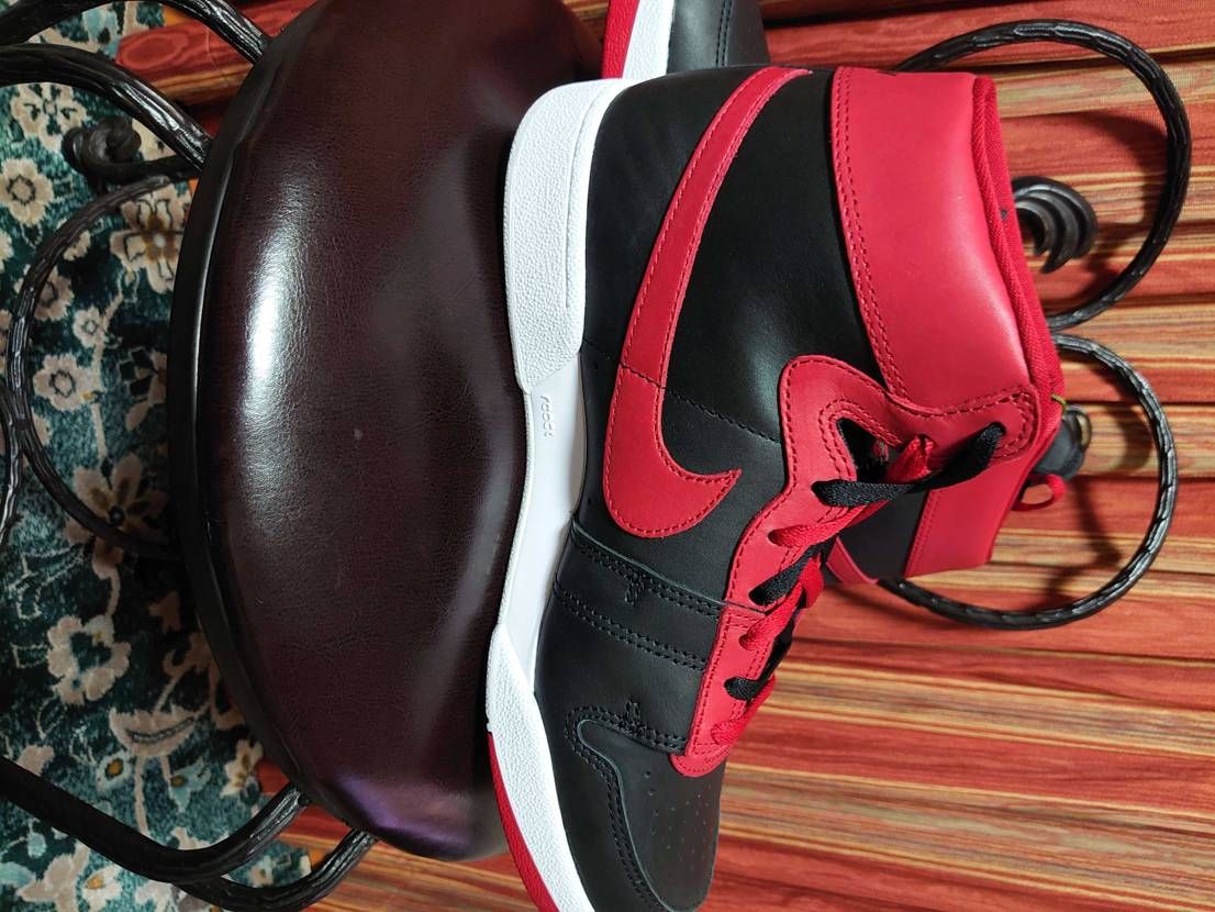 その辺ですれ違った時に、この3足のどれが１番「おっ👍」ってな