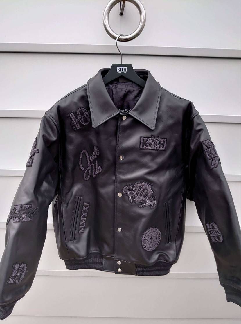 KITHから届いたけど、革が分厚くて野球のグローブみたいです(・・;)
軟らかく