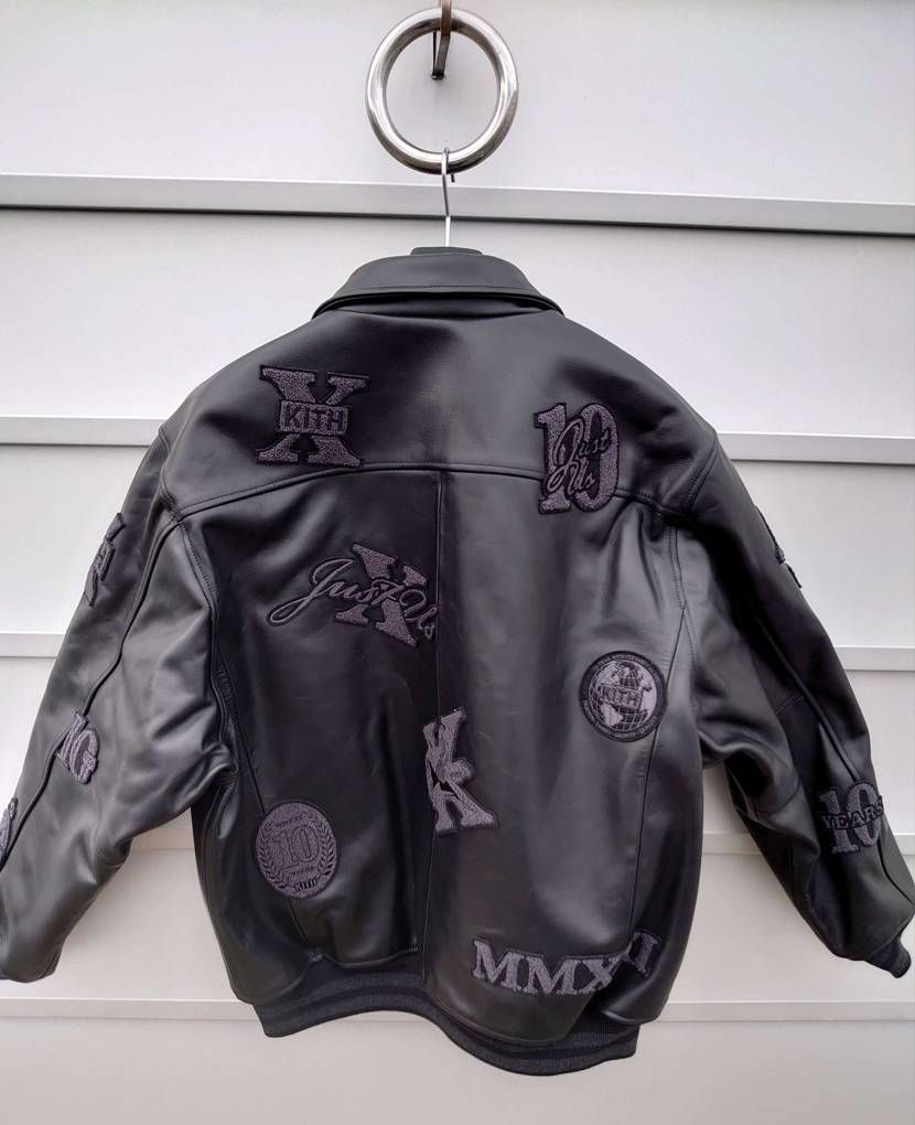 KITHから届いたけど、革が分厚くて野球のグローブみたいです