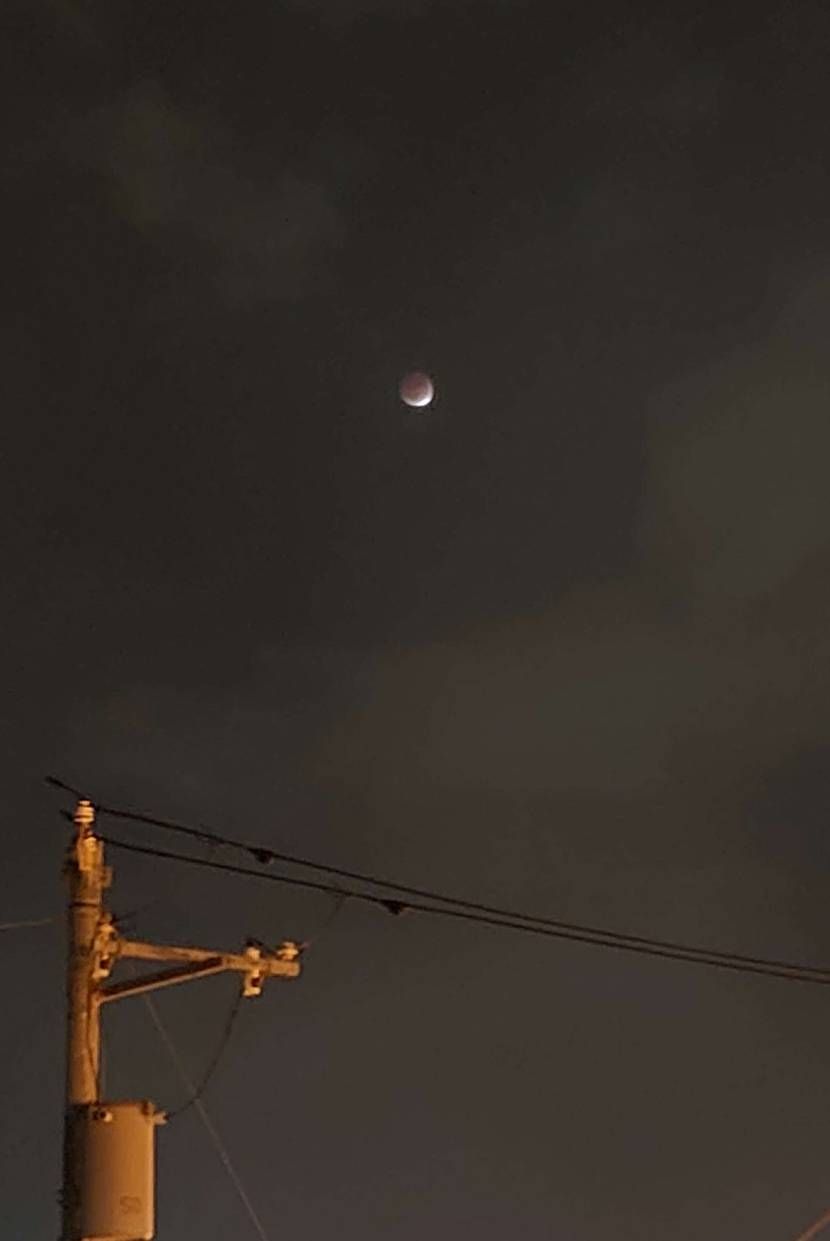 皆既月食🌒
ｽﾆｰｶｰに関係はありません🙇