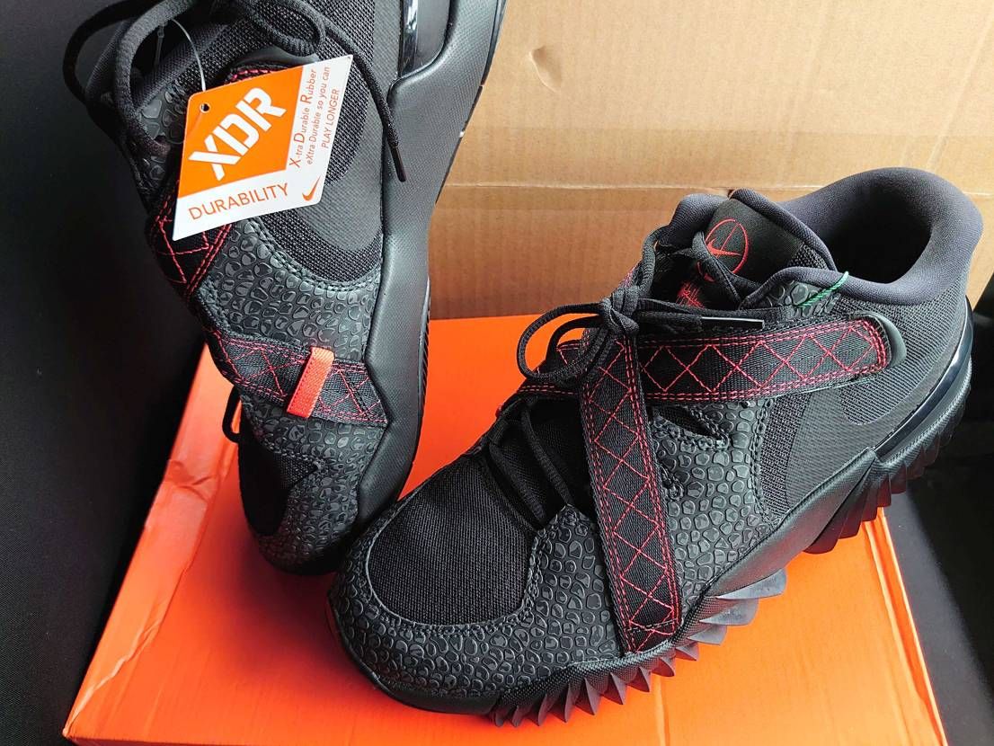 これ買った人いるかな( ゜o゜)
最近は微妙な靴ばかり買っ