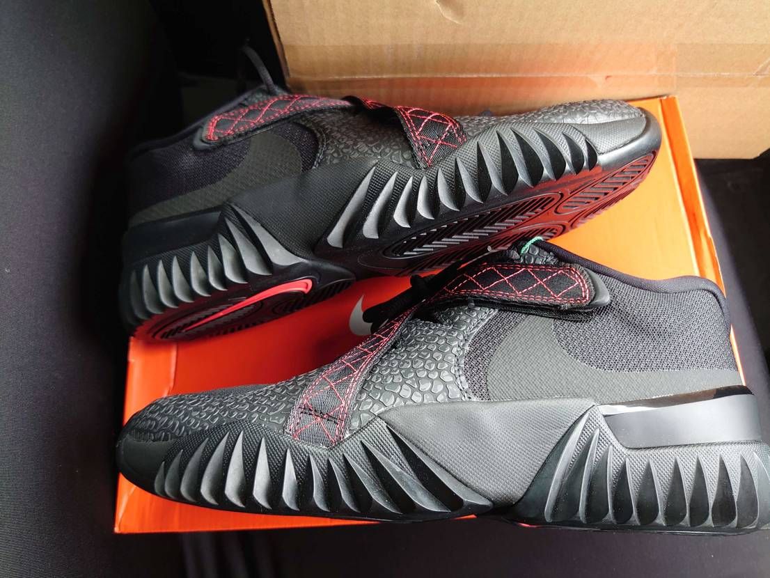 これ買った人いるかな( ゜o゜)
最近は微妙な靴ばかり買っ