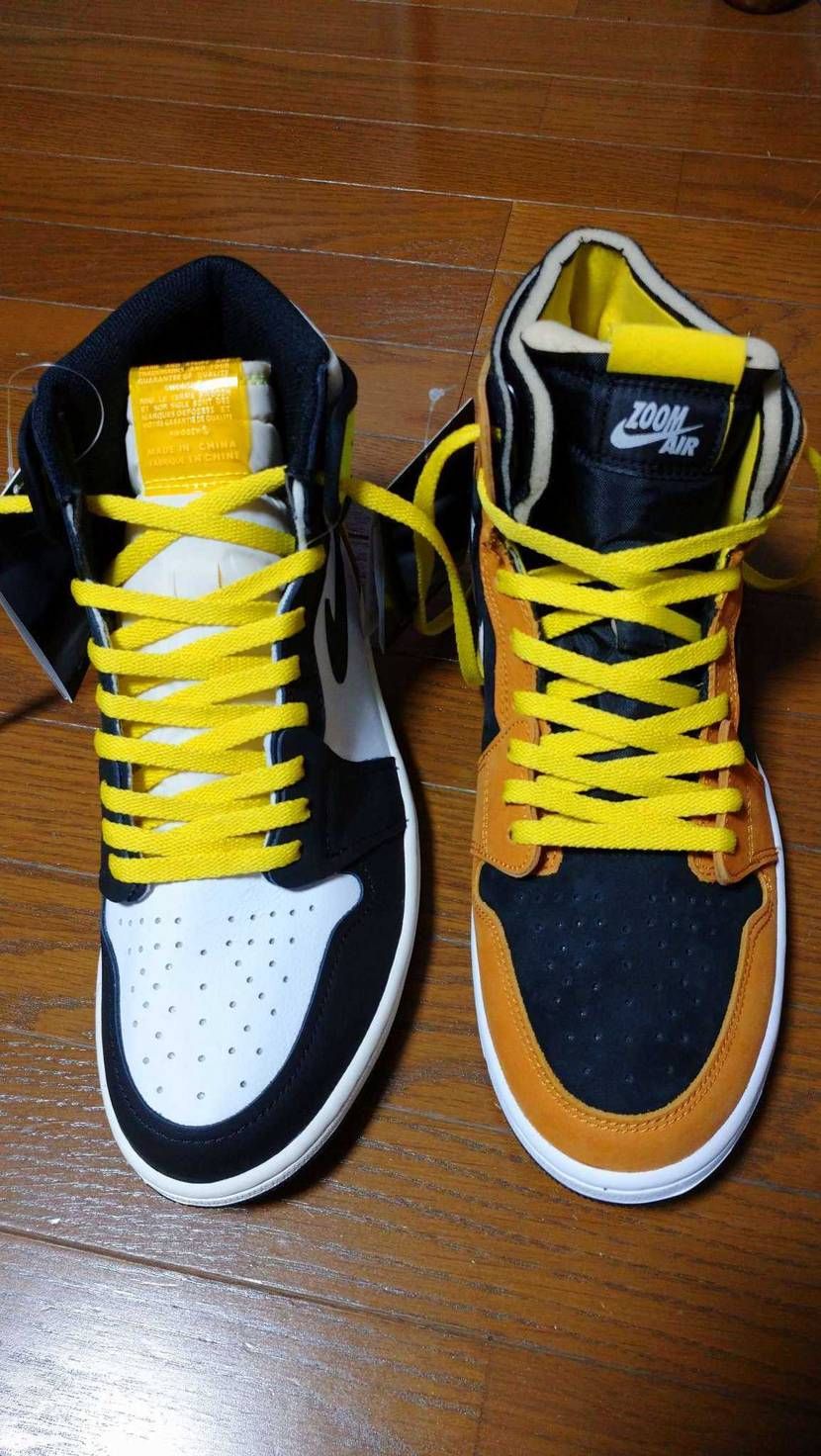 黄色いシューレースを通すとこーなるんだー。ぐらいで流して下さい🙇 僕は外しました