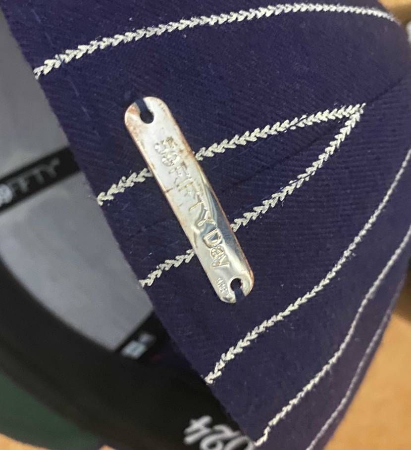 こんにちは😃
昨日、金曜に発売したニューエラ70thブルッ