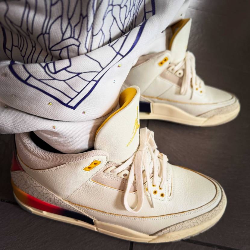 Who Decides War🫰
J Balvin × Nike Air Jo