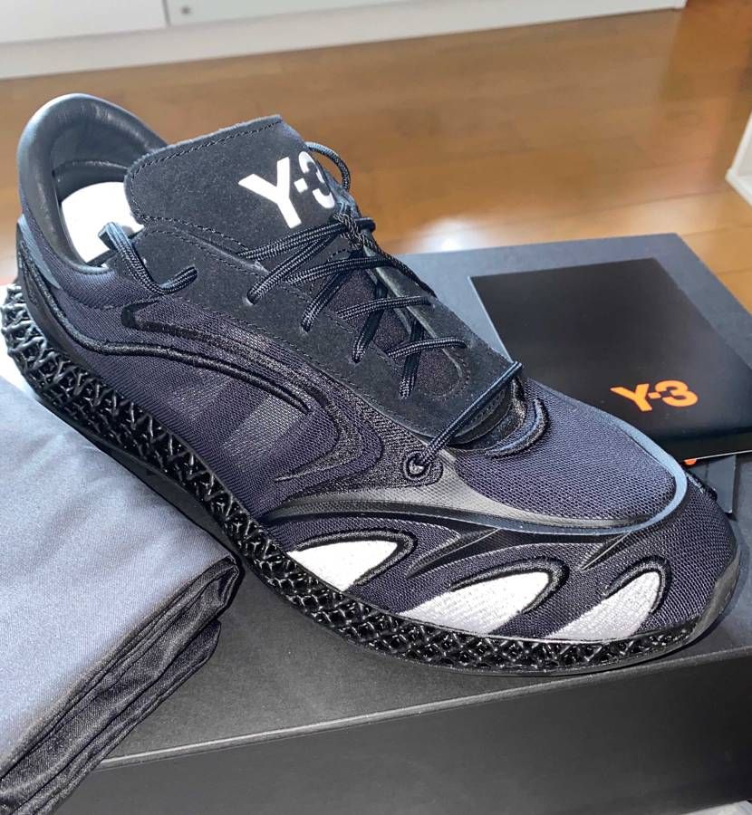 ワイスリー4d ランナー 到着✨👟

メッシュ素材が使われていて軽いです^_