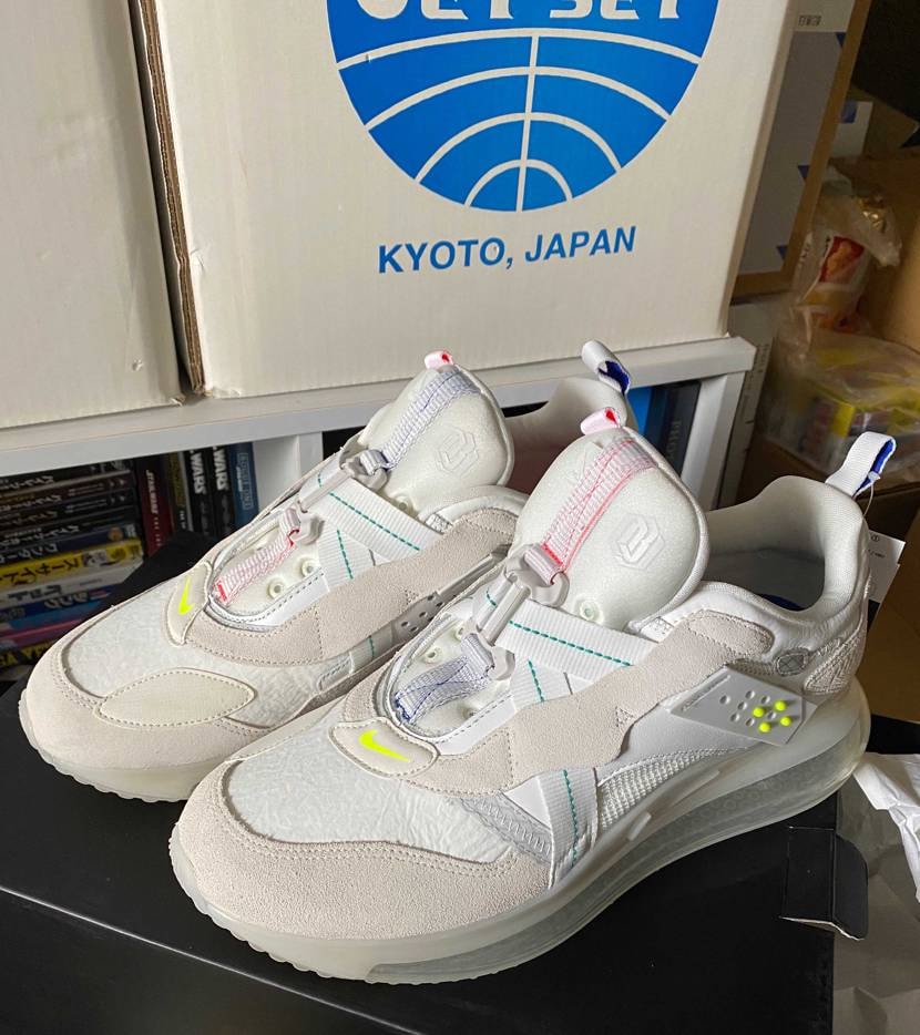 面白いスニーカー到着👟紐がないってなんか珍しい（笑）