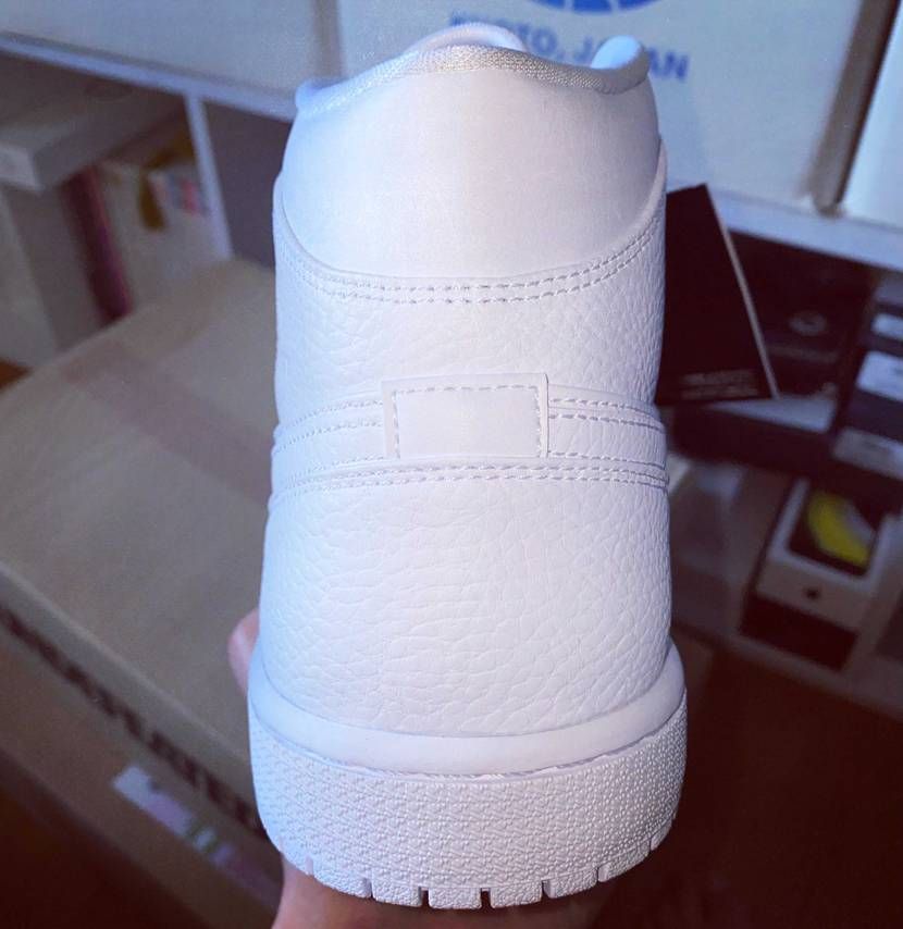 JORDAN1 MID ホワイト🌈利益相殺安売り💹