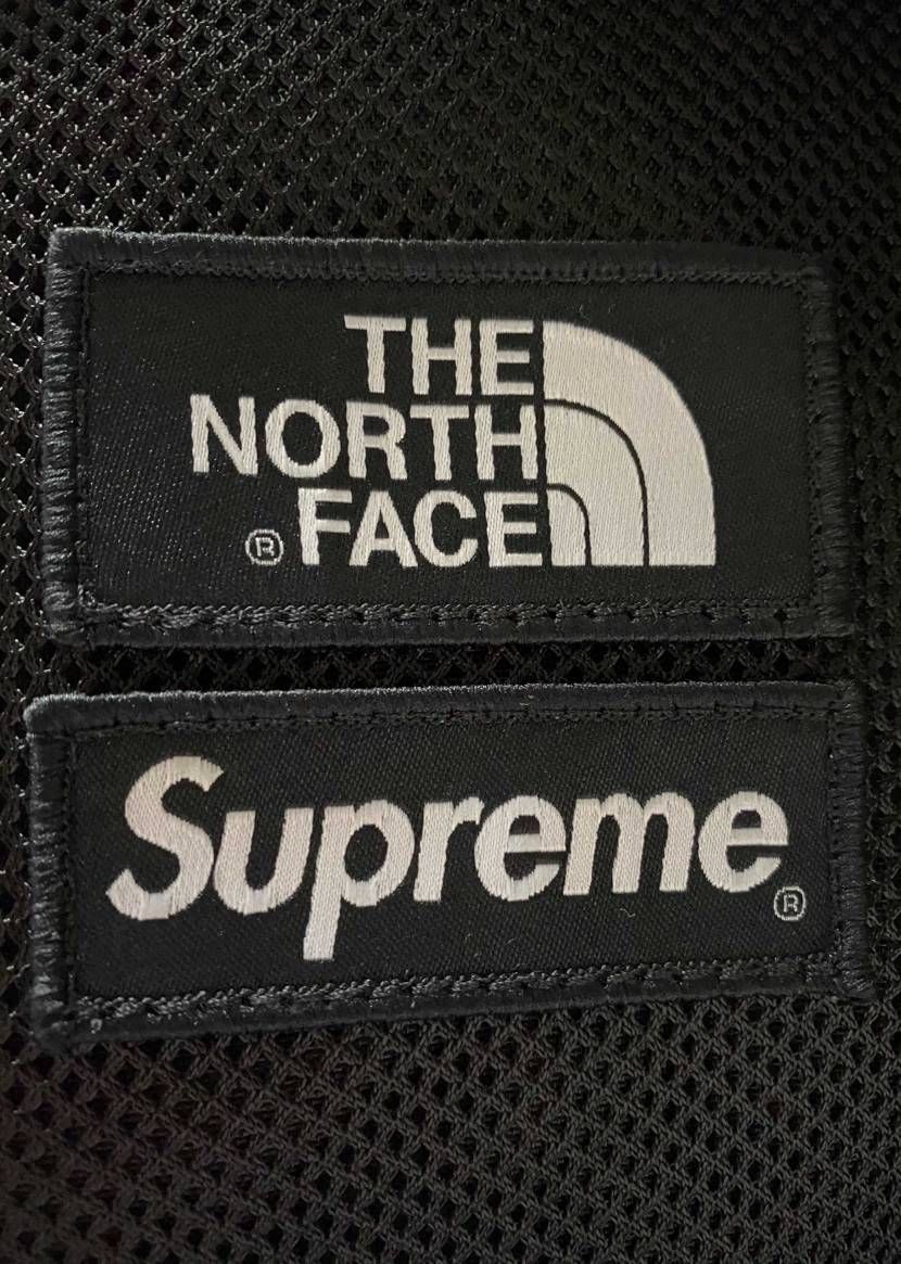 どなたかノースとシュプリームのトートバッグ国内店舗で購入され