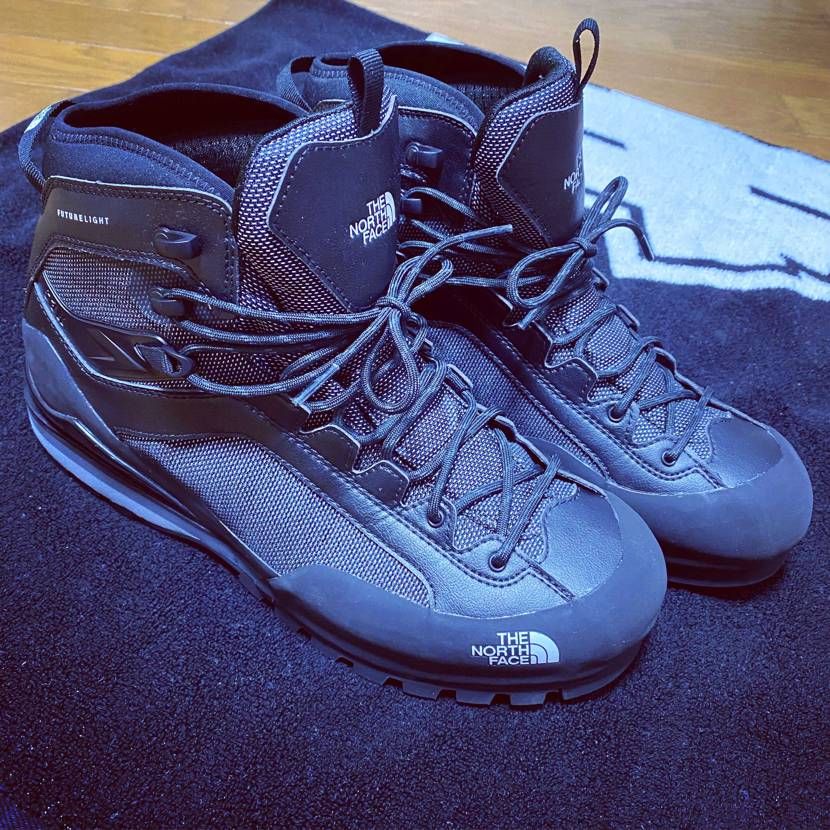 ノースフェイスのトラッキングきたー👟🌈重い（笑）