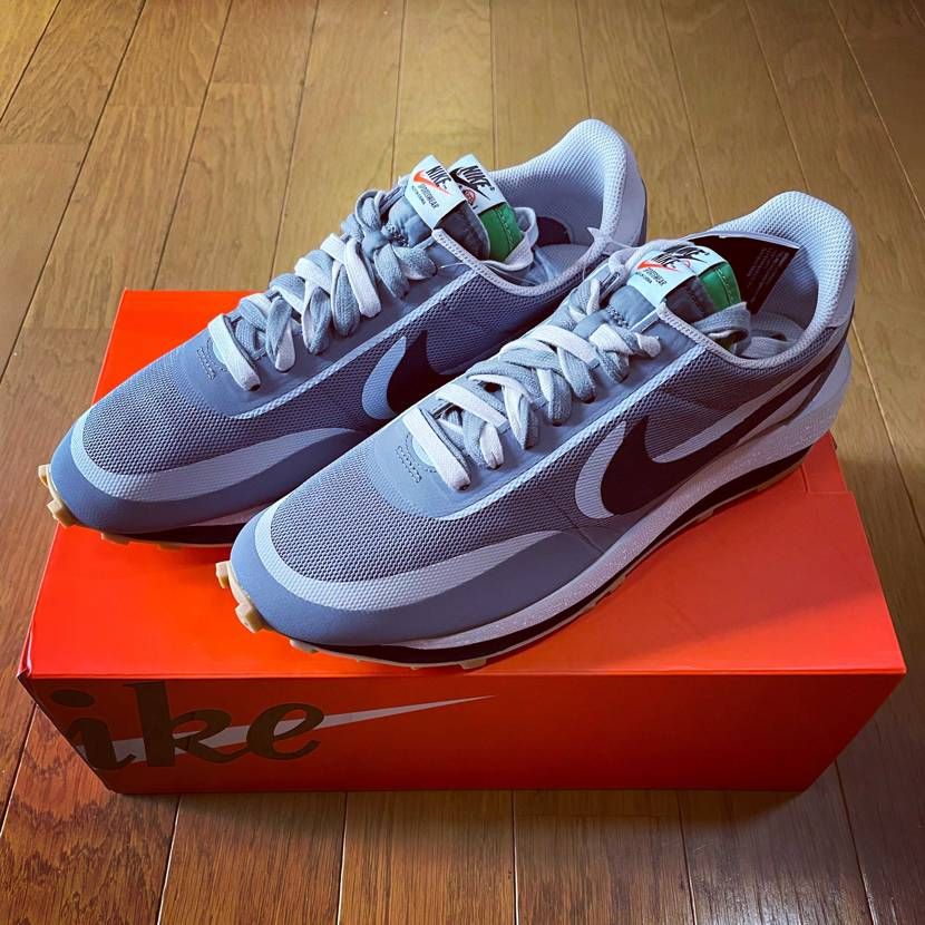 サカイのスニーカー、紐を一本にして履いてる人はいませんかー？