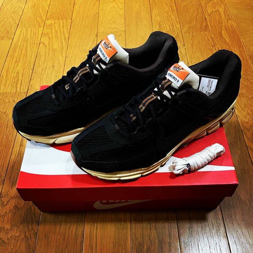 Nike WMNS Zoom Vomero 5 Running Rabbit B