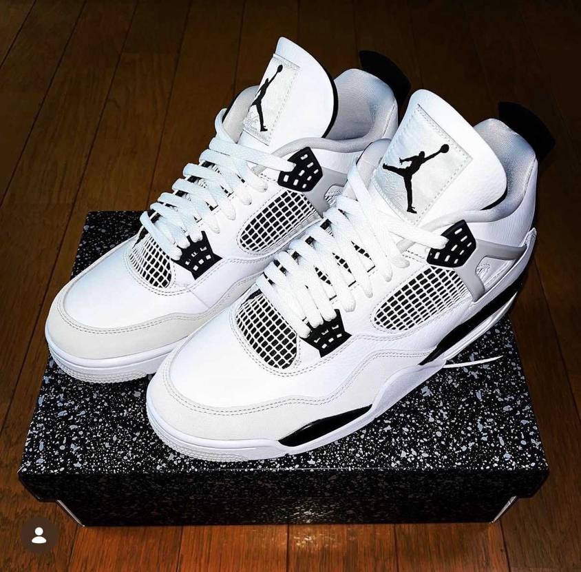 今の価格ならどっち！？買う！？

Nike Air Jo