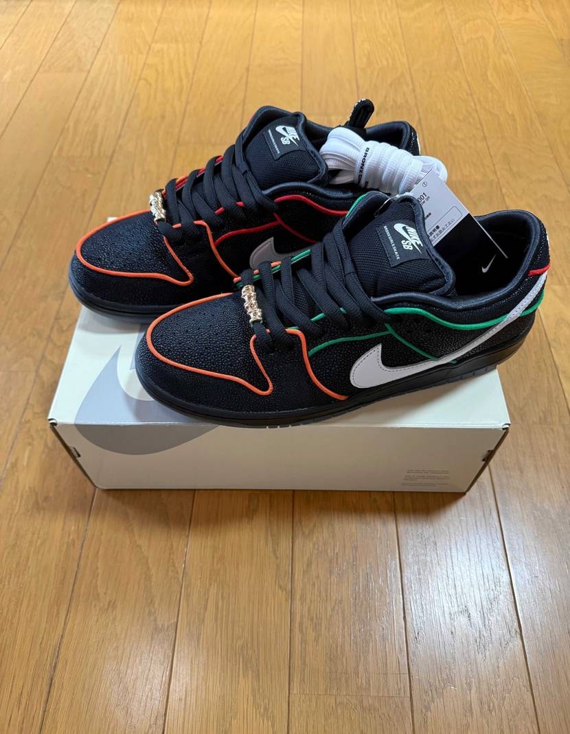 エイの皮のレザーみたい🎉

こだわりがたくさんの一足、個人的にはいいです🌈