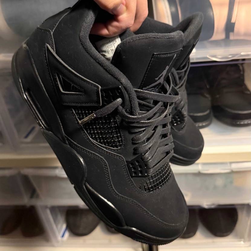 お疲れ様です👟

今日の一足✨

Nike Air Jordan 4 R