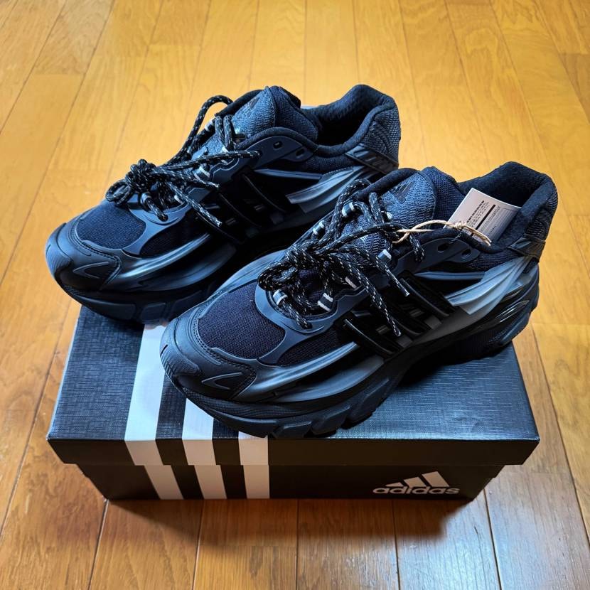 このブラックがたまりませんね👟

Pharrell Williams × a