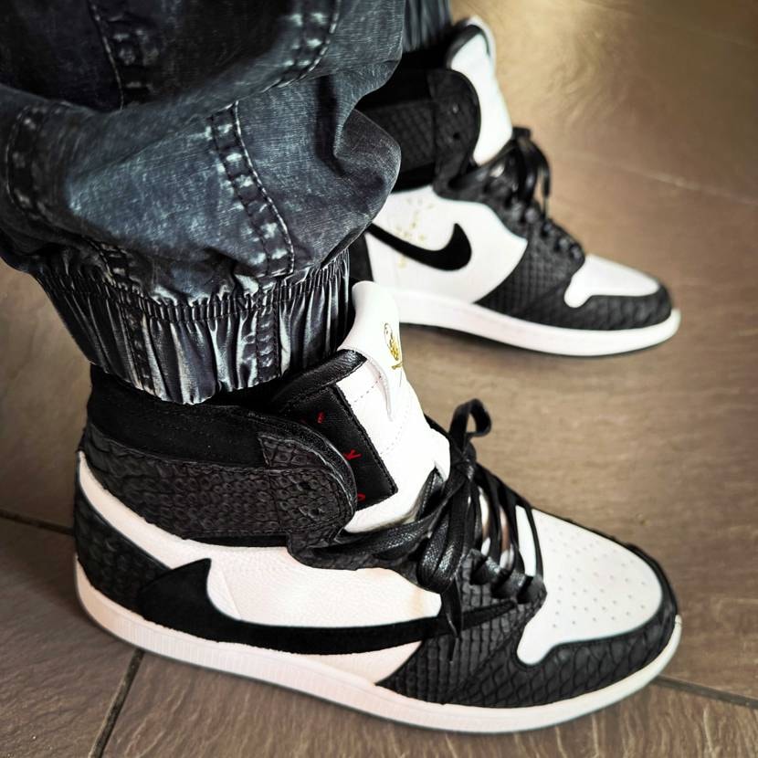 Stussy🏝️
Nike🛹
The Shoe Surgeon Air Jo