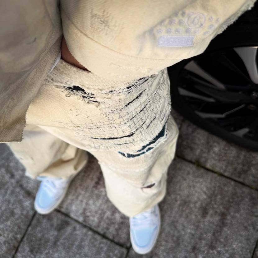 早く黄ばませたい🔥

Supreme x MM6 Mai