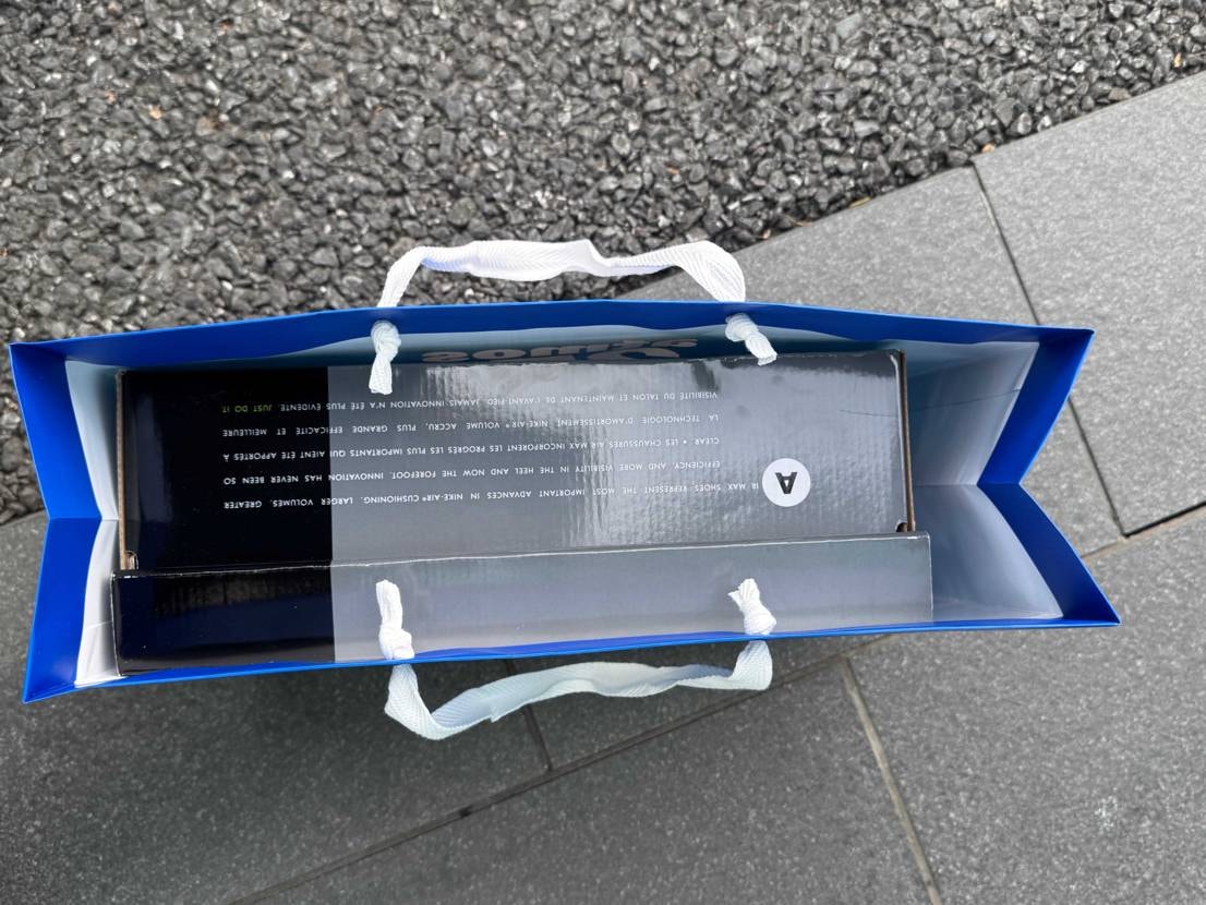 atmos原宿に並びに行った
当たり30までで23番目の入店だったけどマイサイ