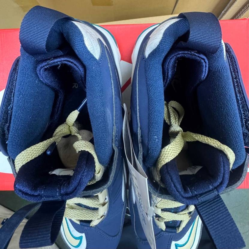 atmosさんで当選👍
普段air max95を27.5c