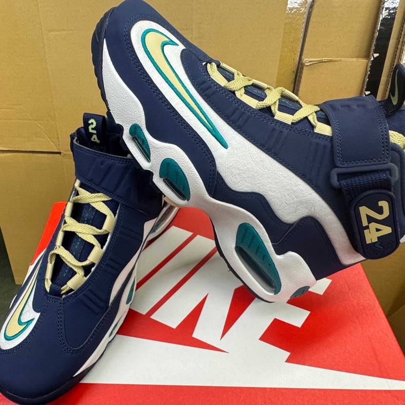 atmosさんで当選👍
普段air max95を27.5c