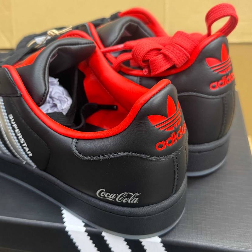 Coca-Colaスーパースターの黒が到着👍
踵とインソー