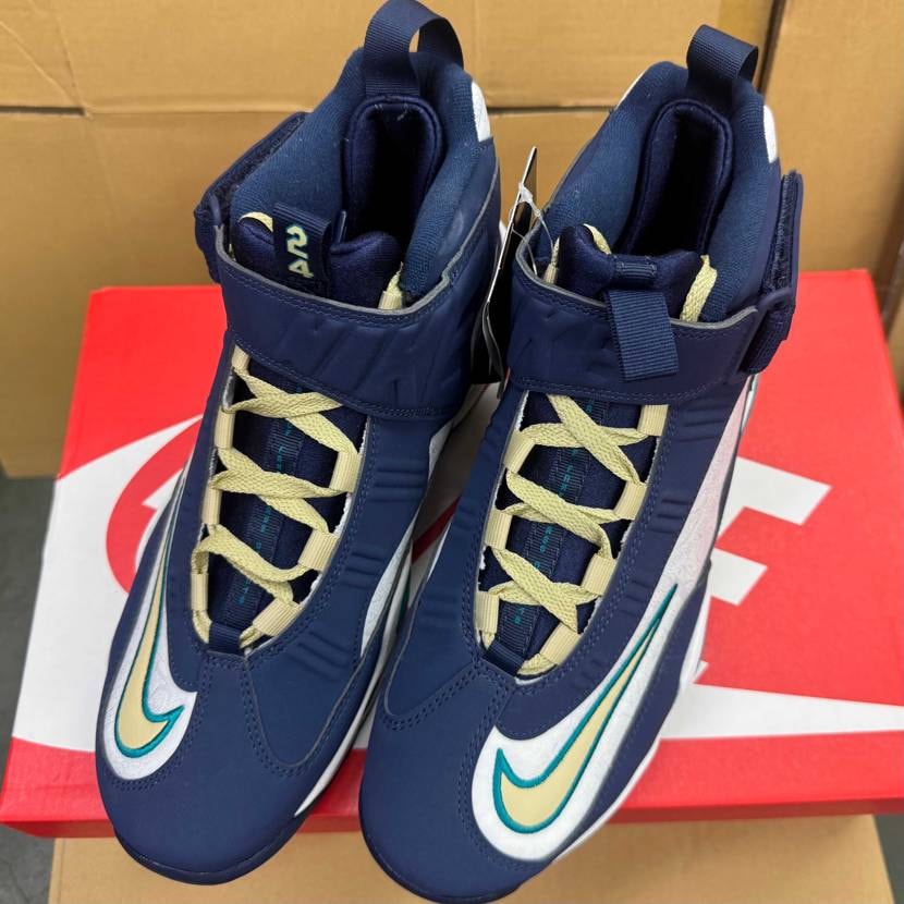 atmosさんで当選👍
普段air max95を27.5c