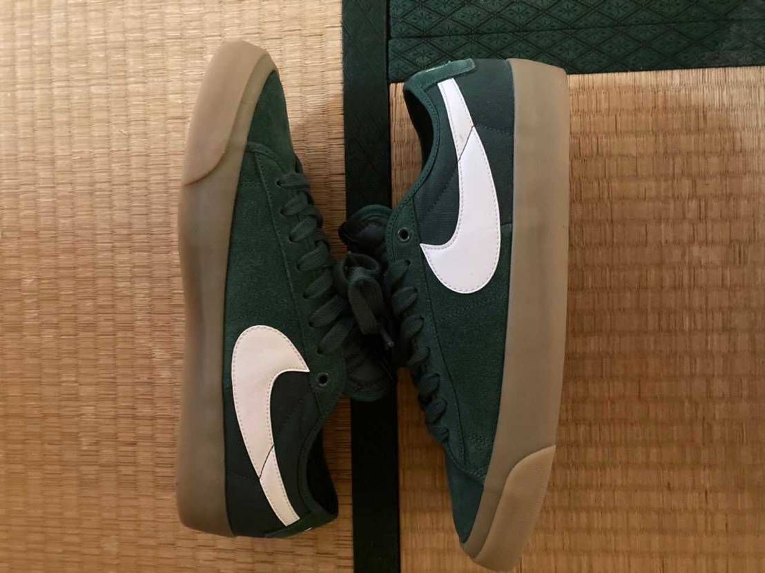 これ箱なし靴のみなんだけど、誰か欲しい人居るかなぁ？28センチです