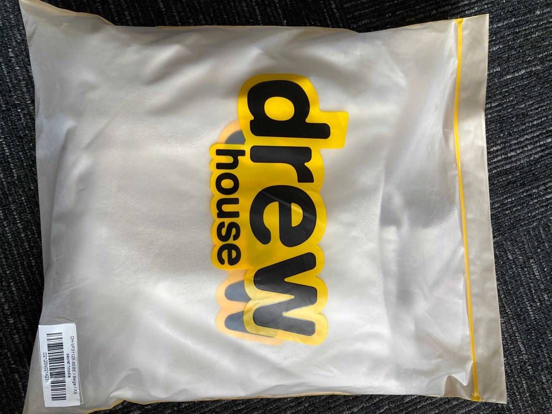 先程届いたdrewhouseのフーディーですが、サイズが小さ