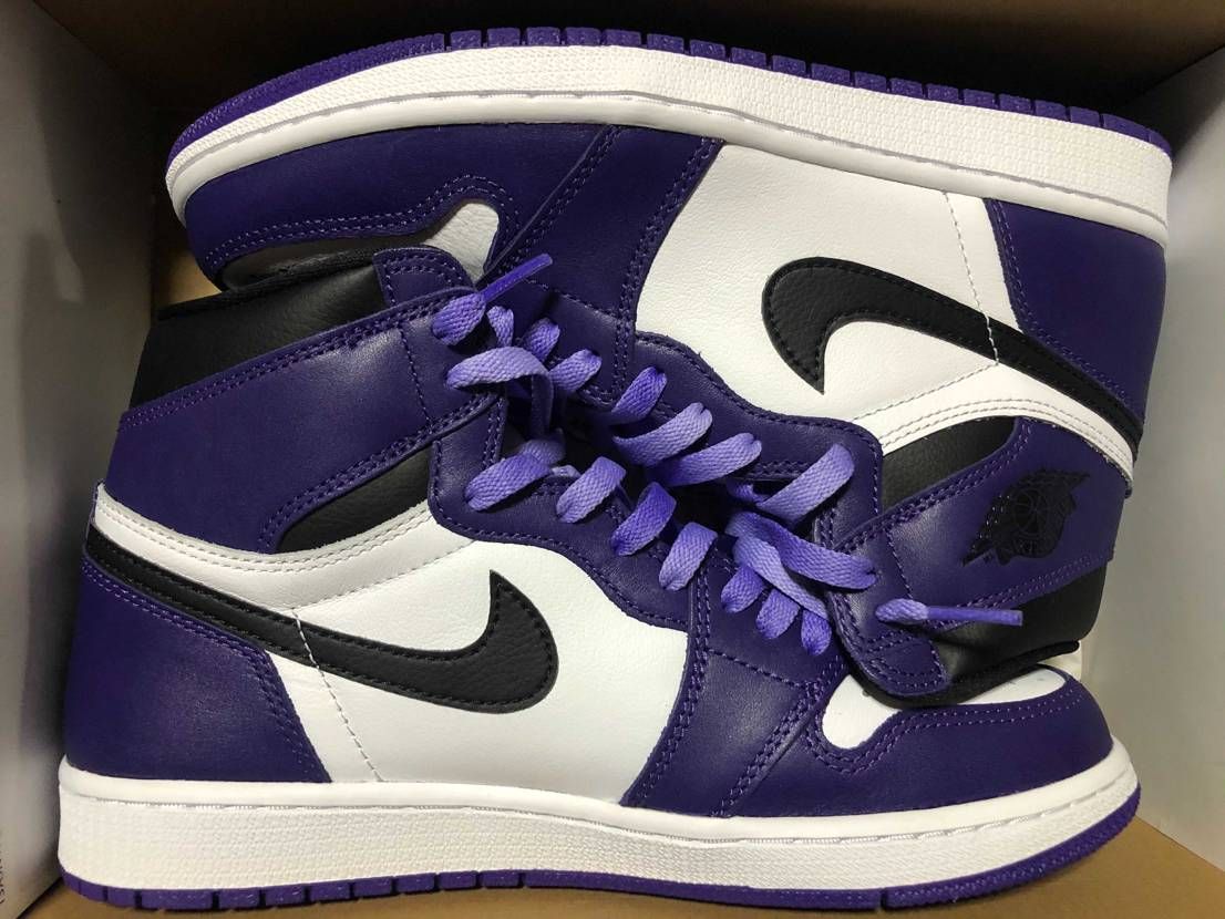初のエアジョーダン1はコートパープルにしました！
めちゃくちゃかっこいいです！