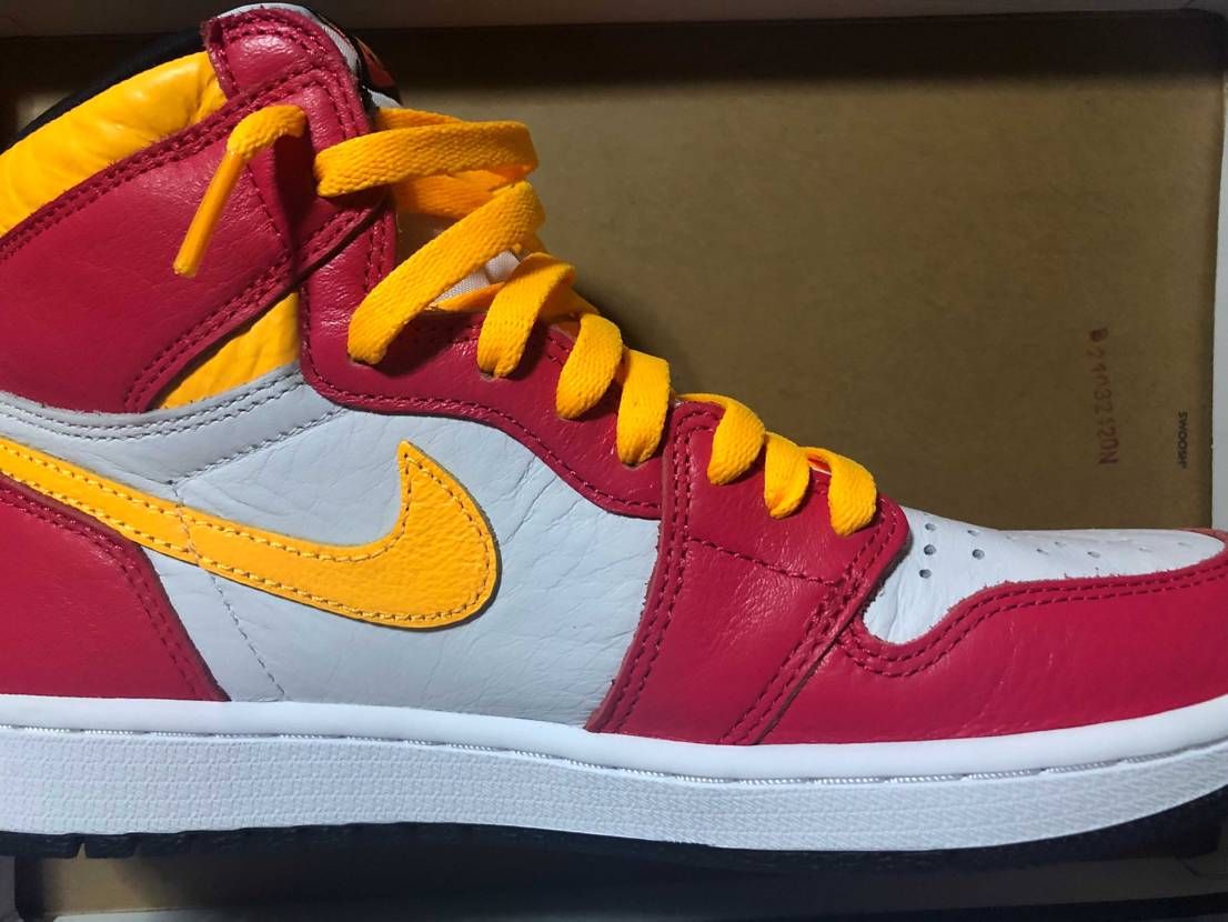 紐の色どれがいいでしょうか？一個前の投稿に水色バージョンも載せてあります