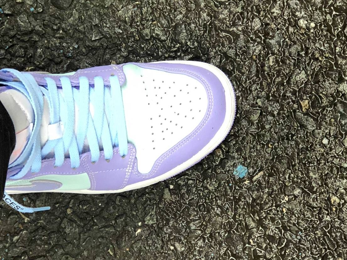 靴紐の色ドンピシャ