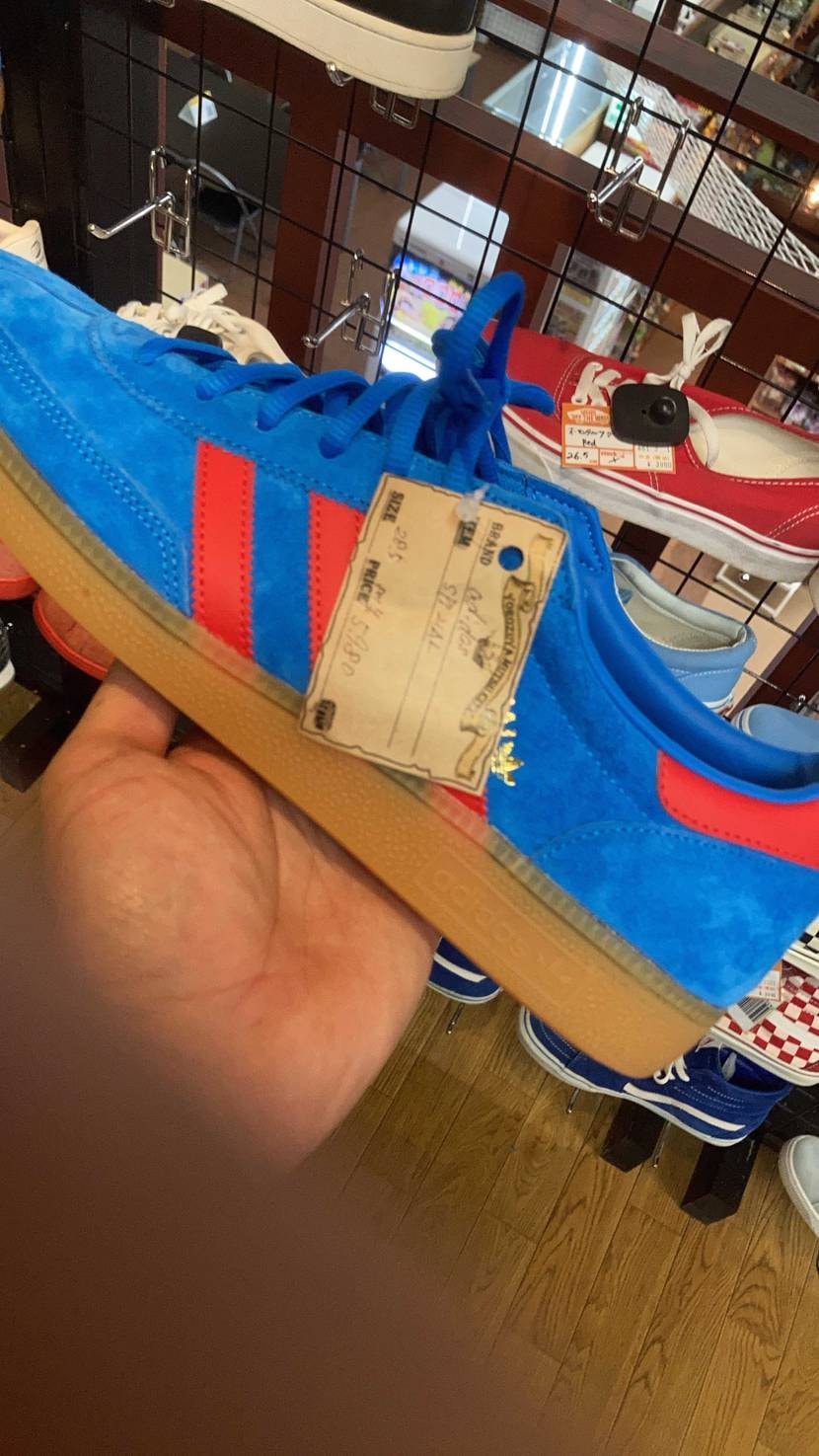 出張先の中古屋で探してたやつを発見　デカいわ
安いけど　無