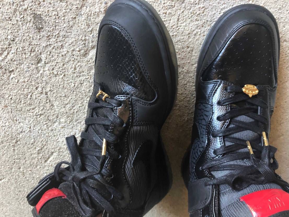 2011年発売　mighty crownコラボダンク初おろし。
オール黒だけど