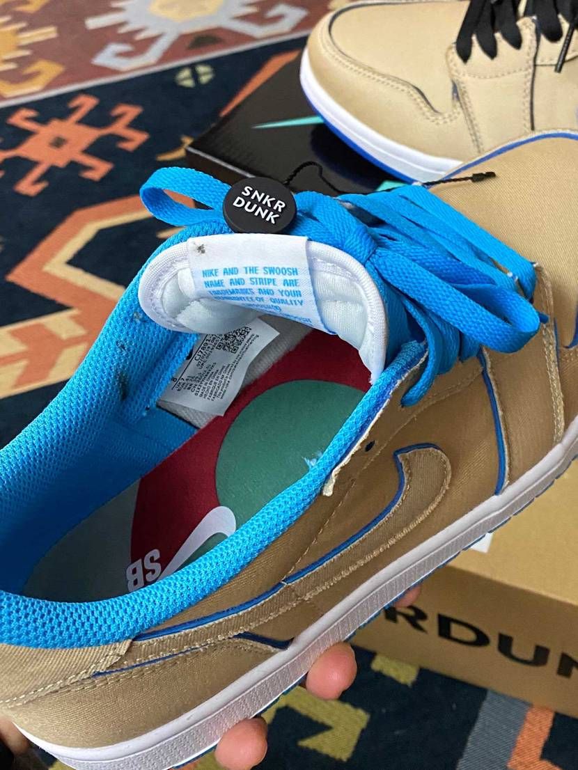 SB aj1ロー デザートオレをスニダンマーケットで購入。
黒マジックで付いて