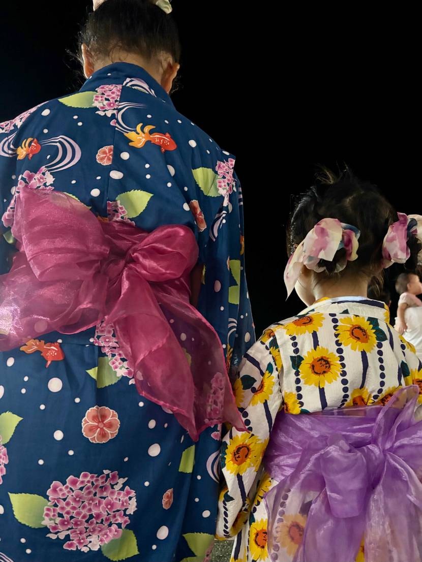 本日は夜市🌙

沖縄はお祭りシーズンなので、暑い夜はまだ