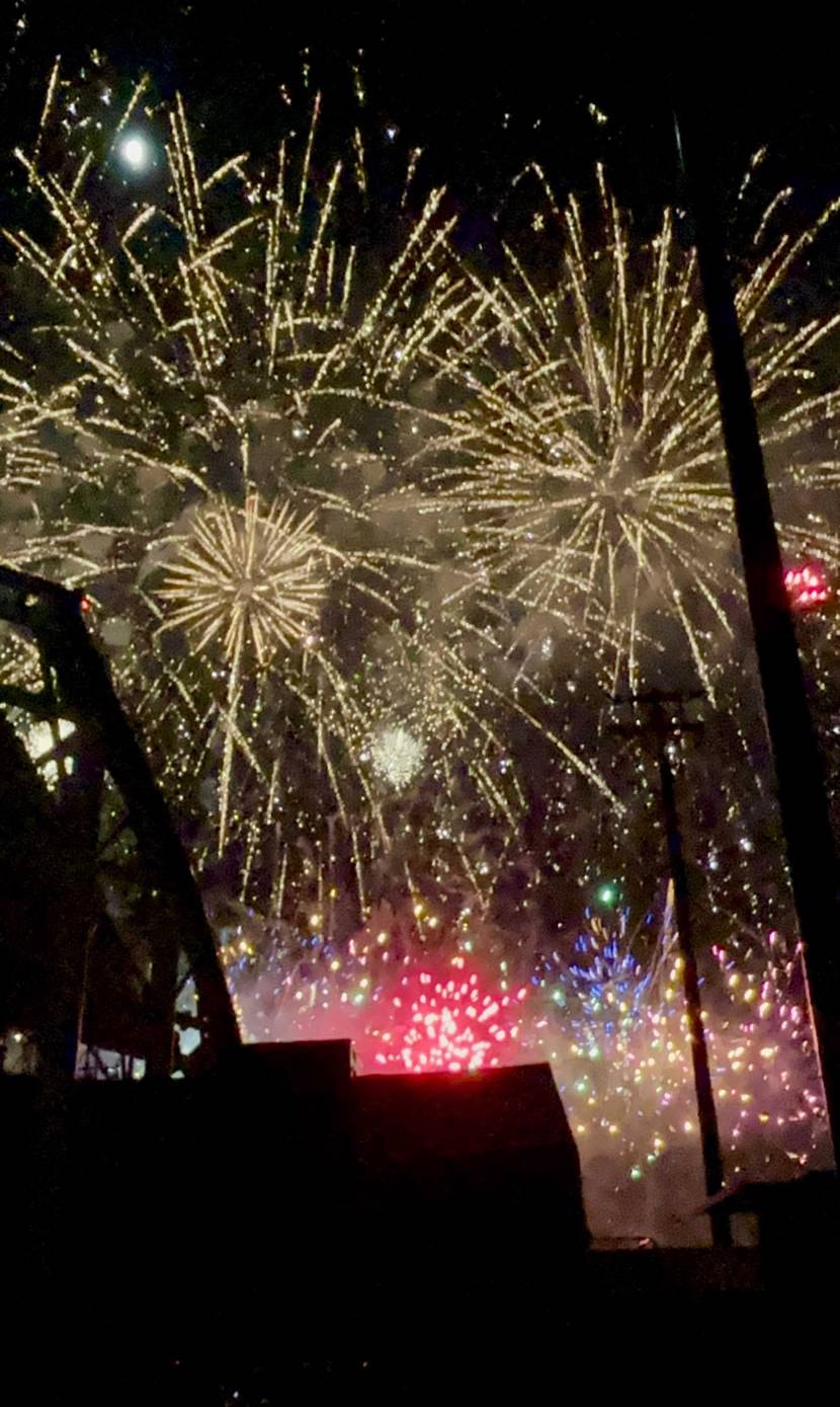 隣町のお祭り🎶
ミュージックライブのゲストはD-51や
