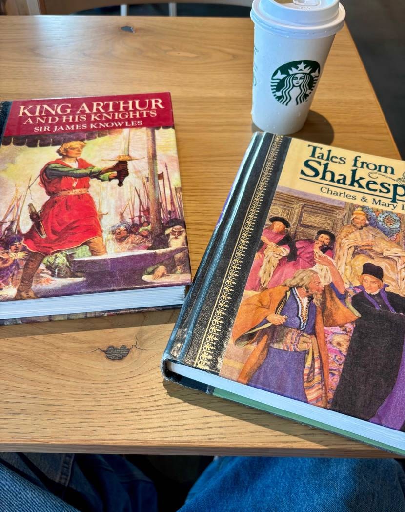 昨日、図書館で借りた本📕今日から読み始めます🧐