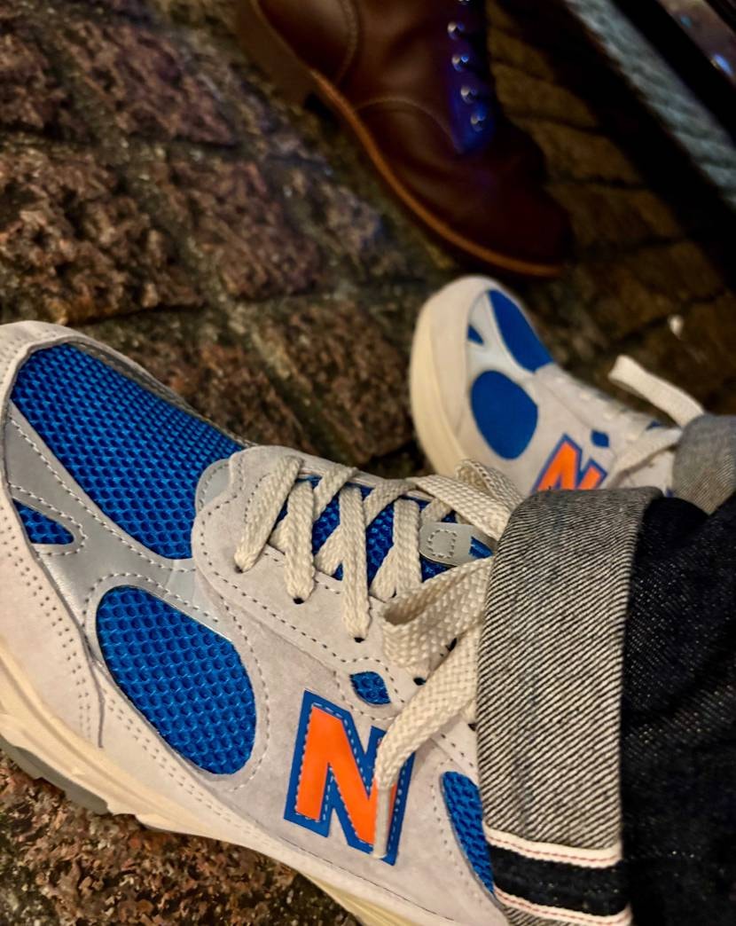 イルミネーション見に行くからって

カッコつけてブーツ履いて行った男がいたん