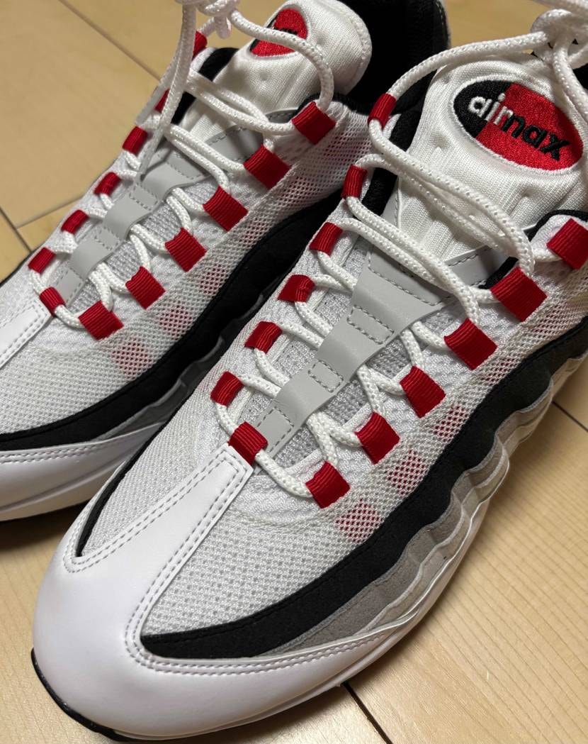 柱の影からこんにちは😃
全国的に暖かい日が続きますが、我が