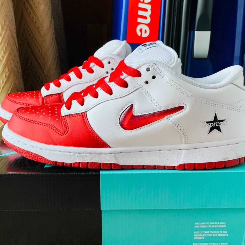 今❗️一番お気に入り👻
NIKE AIR DUNK×Supreme 🔥🔥🔥
