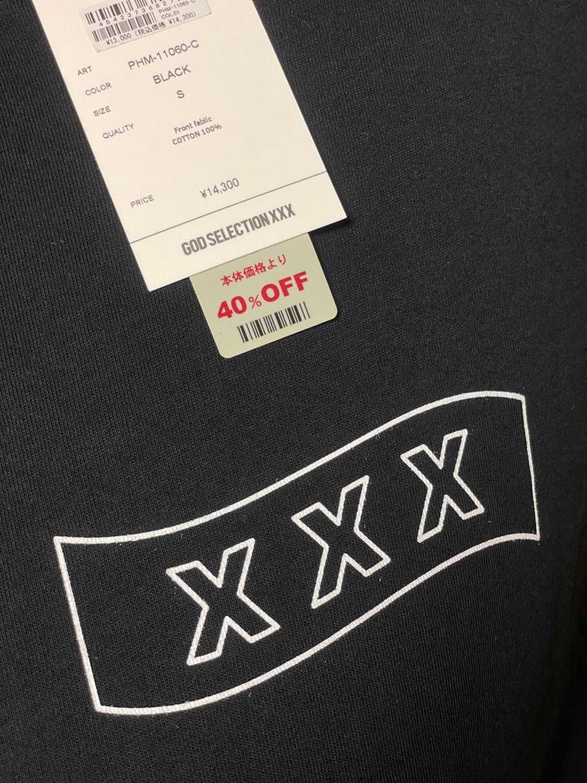 GODSELECTIONのモントークポップアップで販売されたアパレル
アウトレ