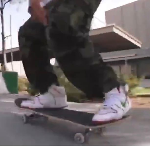 これは一体なんでしょうかねぇ？謎🤓

NIKE SB 
