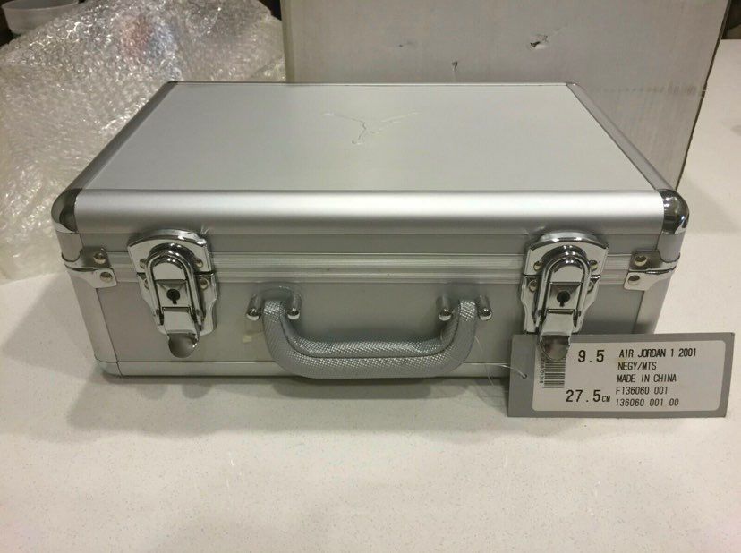 📸👀どうせなら販売条件も…
"日本国籍所有者のみ"とかして