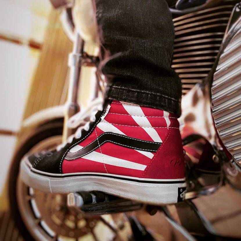 バイクはいつもVANSで。
懐かしのライジングサン！